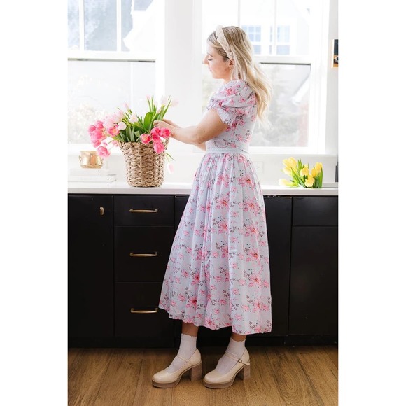 Ivy City Co. Ballerina Dress NWT Pink Blossom Size Medium Floral Spring Midi - Picture 6 of 15